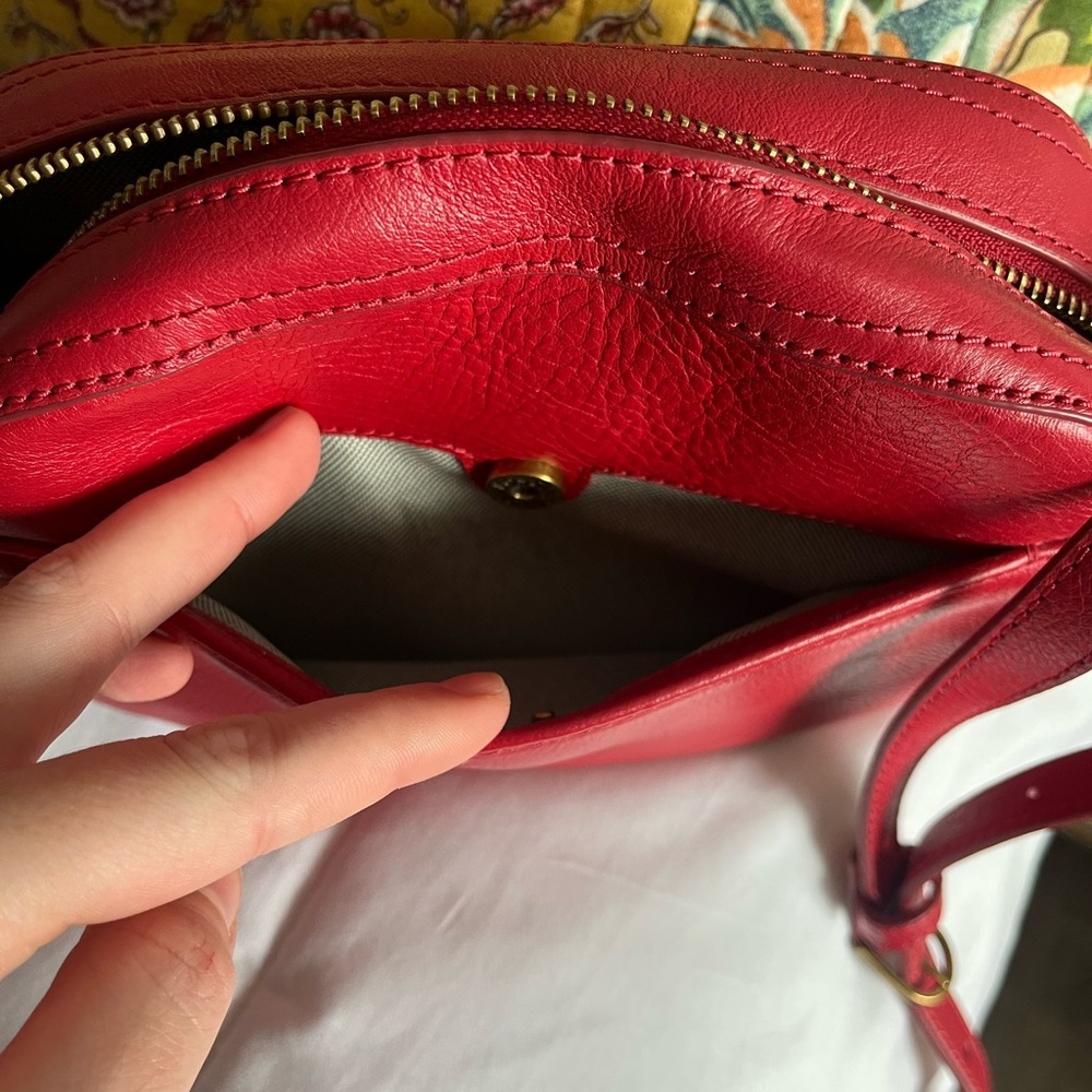 Excellent Condition Fossil Liza Camera Crimson Red Crossbody Bag - Picture 6 of 8
